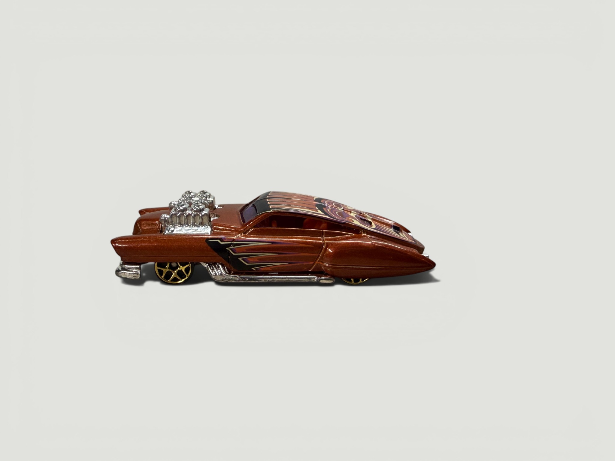 Hot Wheels Custom Lowrider – Retro Cruiser mit Doppel-Motor